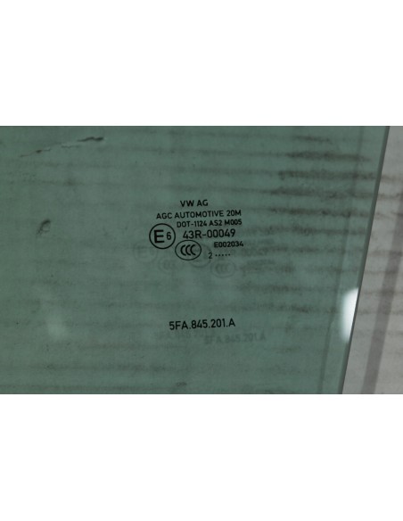 SEAT LEON IV SZYBA DRZWI LEWYCH PRZEDNICH LEWY PRZÓD 5FA845201A