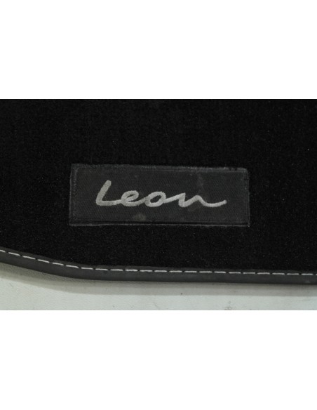 SEAT LEON IV KOMBI DYWANIKI WELUROWE KOMPLET