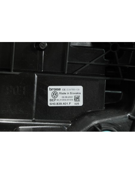 VW GOLF VIII 8 KOMBI MECHANIZM PODNOŚNIK SZYBY LEWY TYŁ 5H0839401F