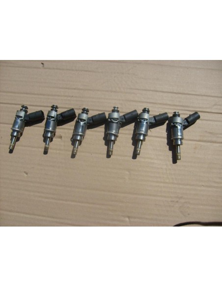 AUDI A4 8E 08-11 R 3.2 FSI WTRYSKIWACZ PALIWA