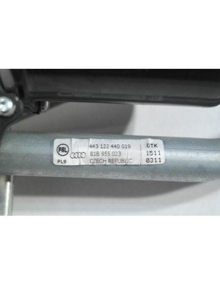 AUDI Q2 SILNICZEK MECHANIZM WYCIERACZEK 81B955023