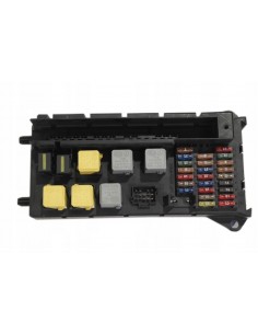 VW CRAFTER SKRZYNKA BEZPIECZNIKÓW 9065450201