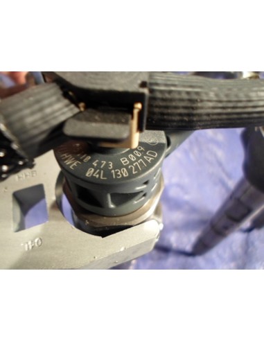 VW AUDI SEAT SKODA 1.6 TDI WTRYSKIWACZ 04L130277AD