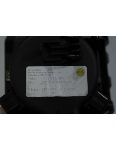 AUDI A8 4N D5 SCHOWEK NA NAPOJE 4N1858801